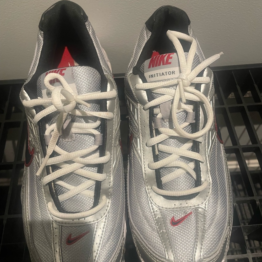 Nike Men's Silver and Red Sneakers